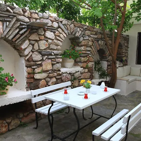 Albatros Hotel *