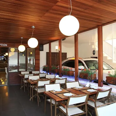 Albatros Hotel *