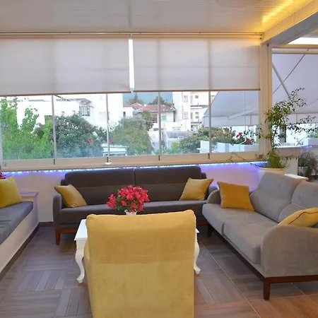 Albatros Hotel *